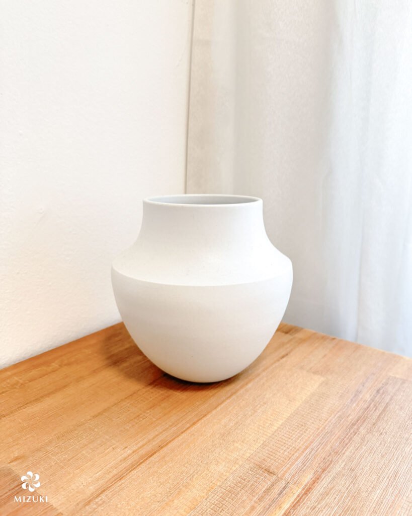 Pottery Vase (White/Black)